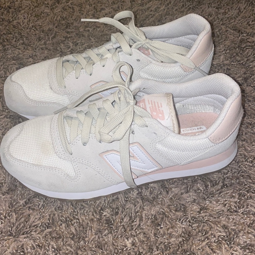 New Balance Tennis Shoes